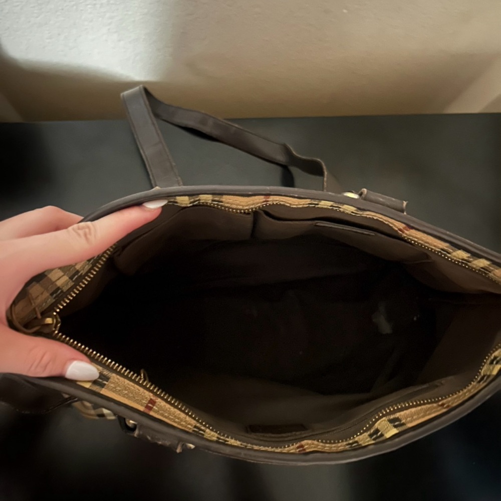 Burberry handbag - Picture 3 of 3
